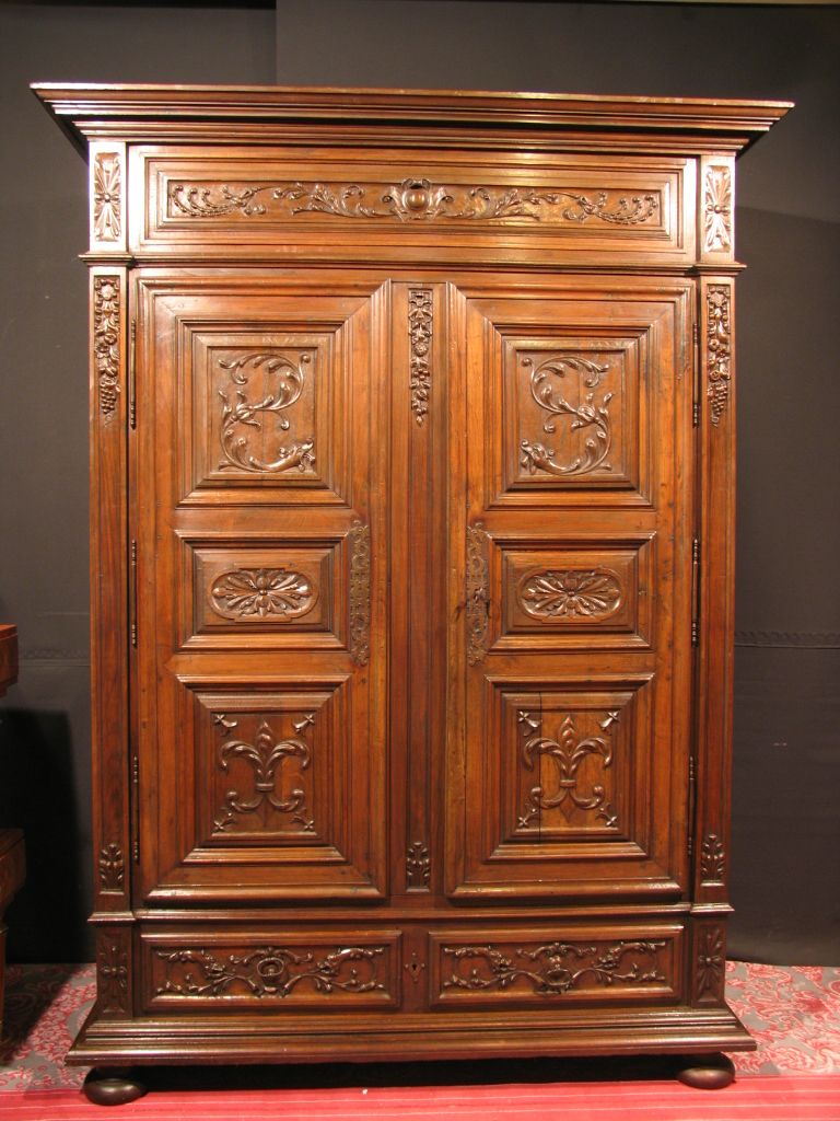 "ANCIENNE ARMOIRE BRETONNE SCULPTEE meuble penderie lingere"