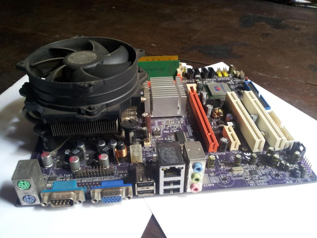 Cần bán bộ Combo AMD và thùng kiếng dày 10 ly có cửa - 2